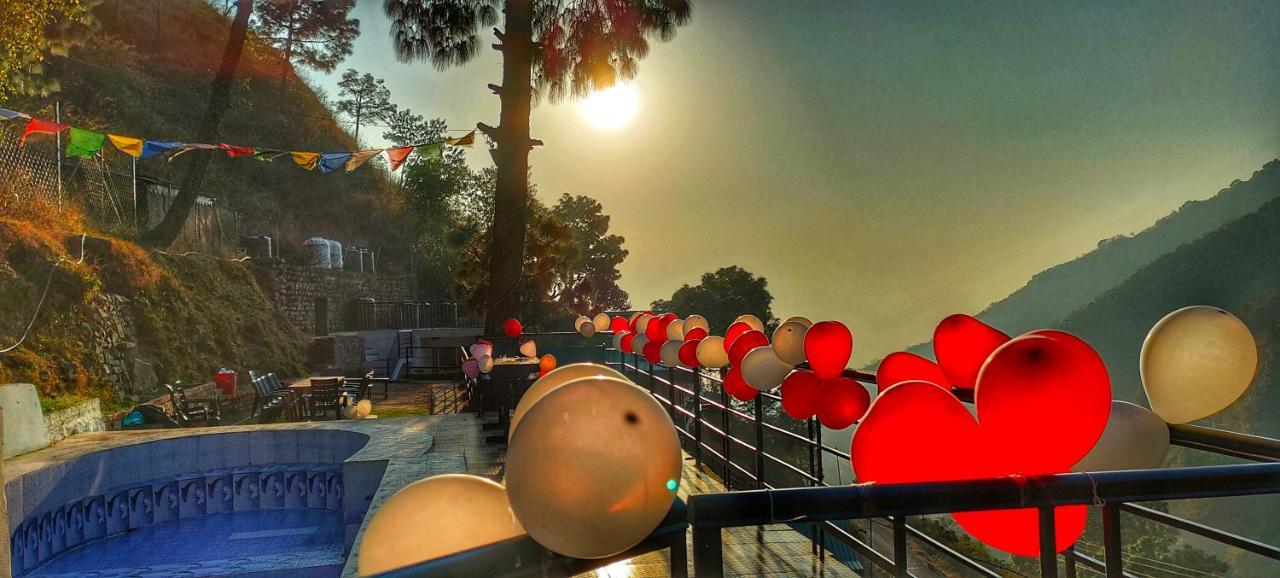 Safarmaina Resort Kasauli Exteriér fotografie