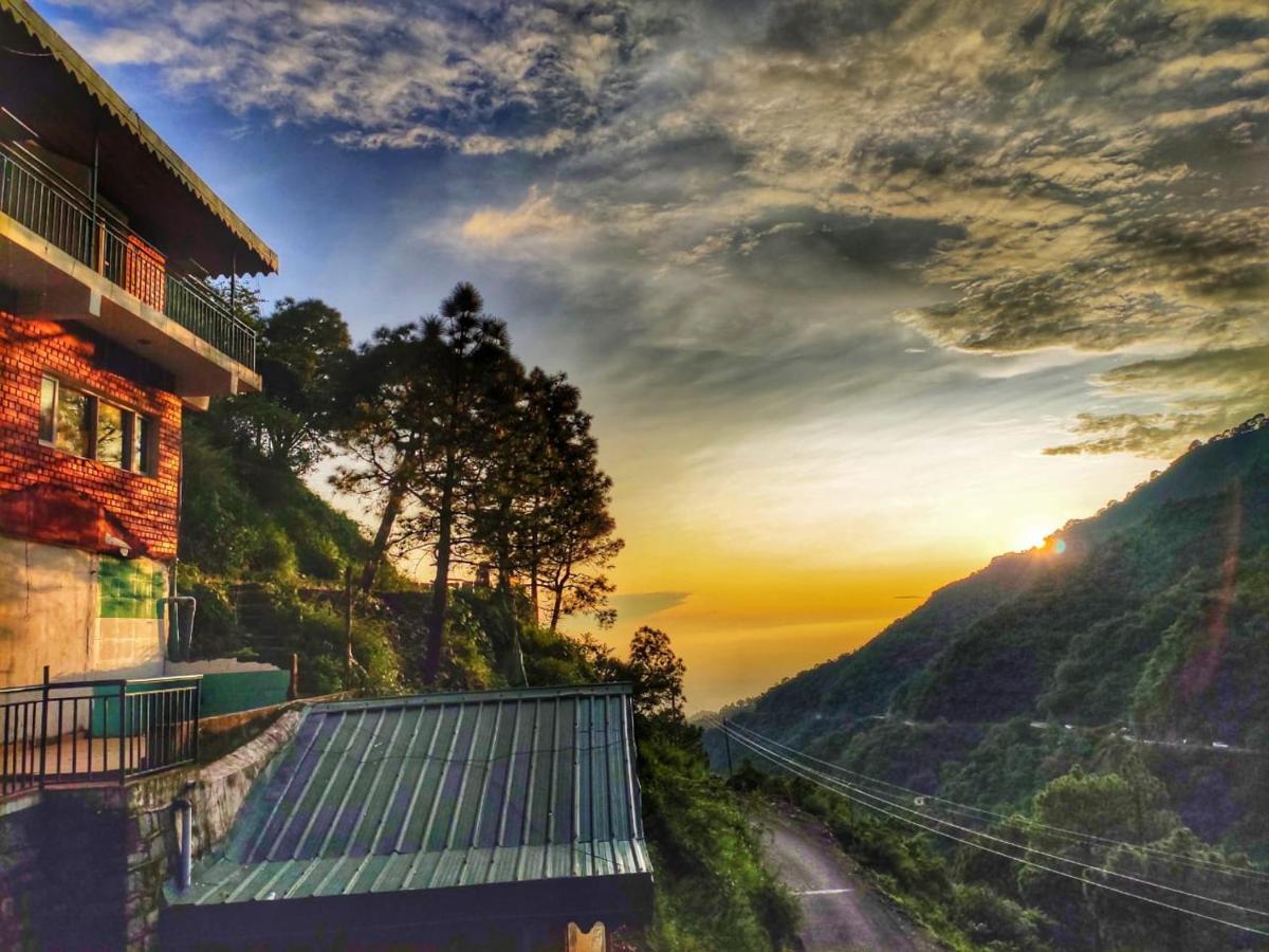 Safarmaina Resort Kasauli Exteriér fotografie